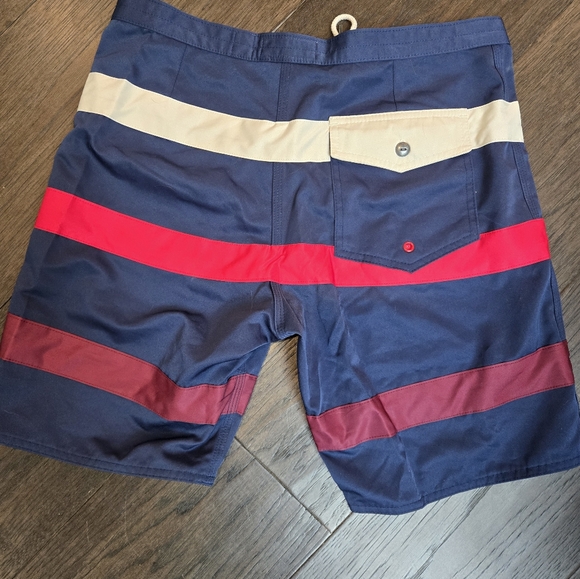 Iron and Resin boardshorts - Picture 3 of 3